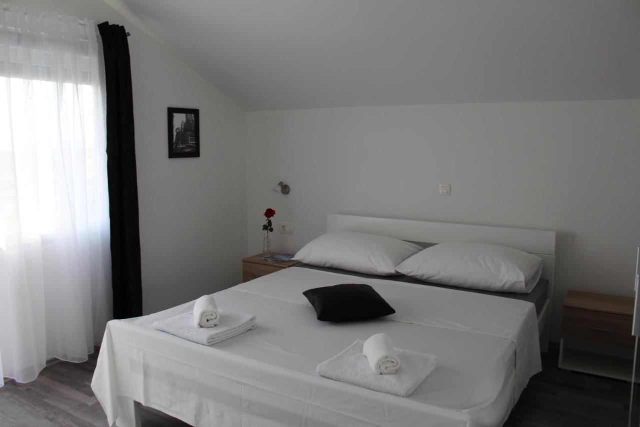 Top Floor Apartment Zára Kültér fotó